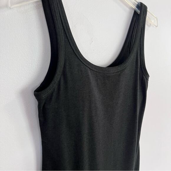 NEW Vuori Halo Essential Heather Black Scoop Neck- Sz S - Picture 4 of 8